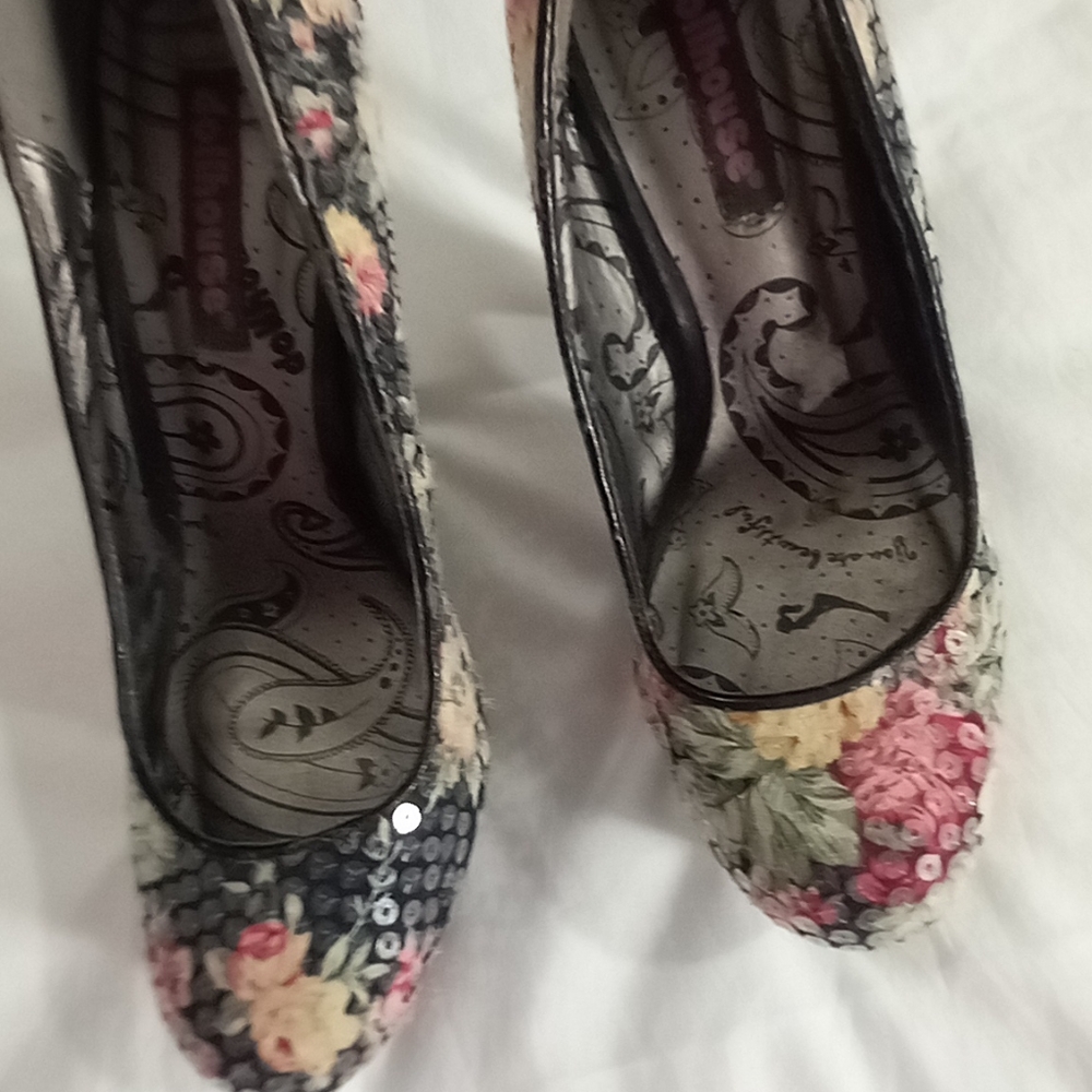 Dollhouse Lannah Heels - Picture 2 of 7